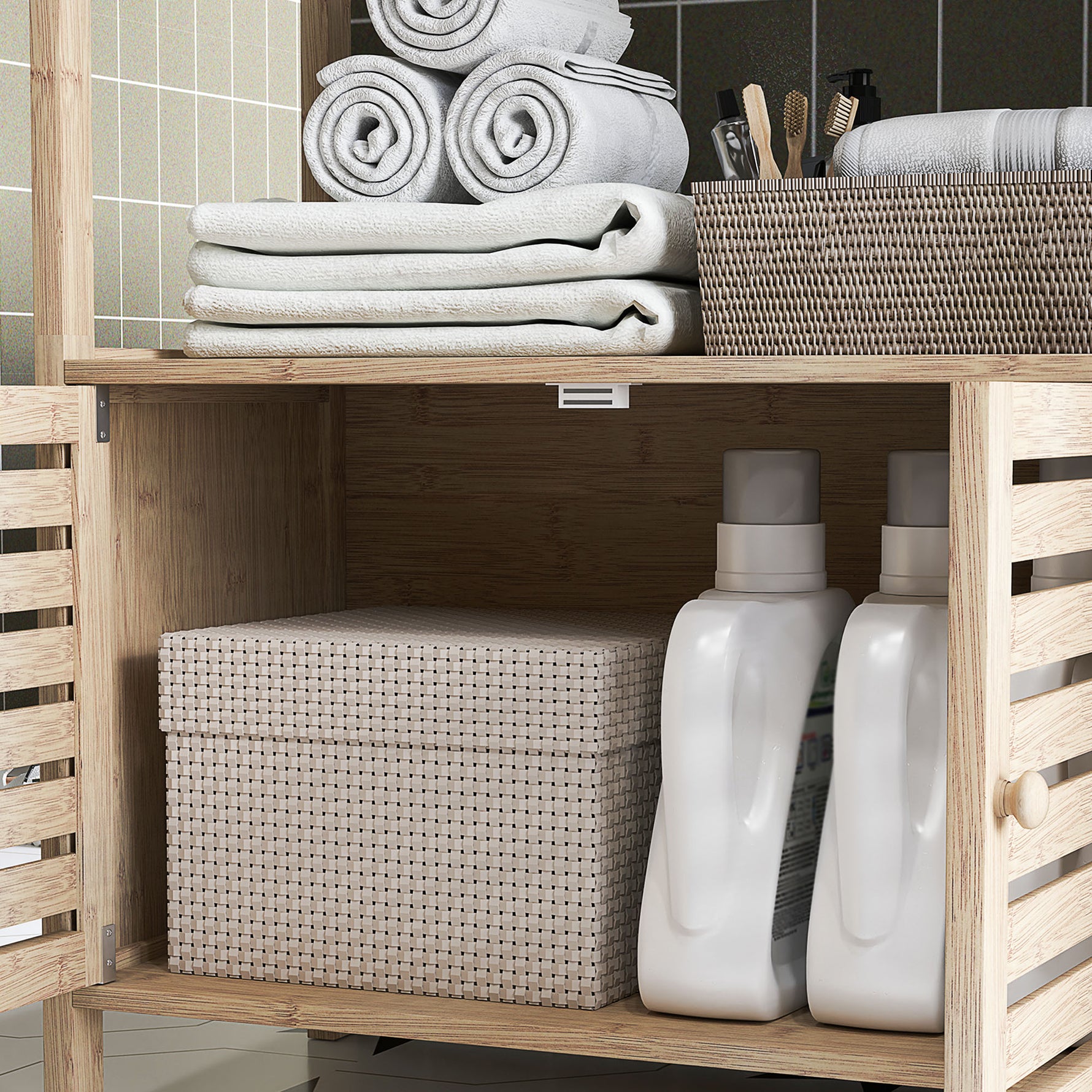 Colonne de salle de bain armoire de rangement en bambou 3 étagères 1 placard 63 x 30 x 138 cm bois naturel et blanc