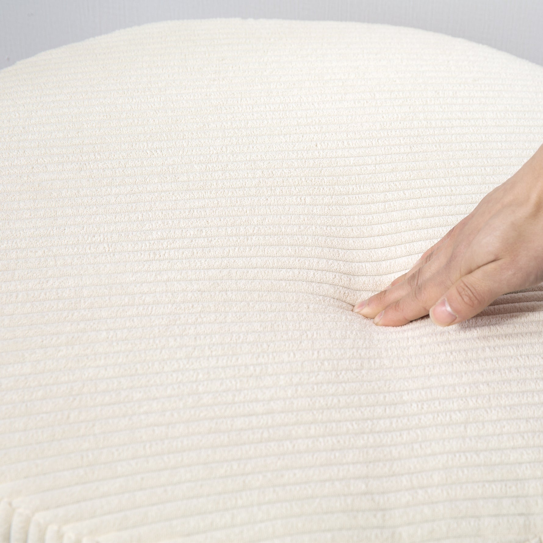 Pouf coffre rangement, tabouret rond, pouf repose-pieds en velours côtelé, charge 120 Kg, Ø 60 x 41 cm, beige