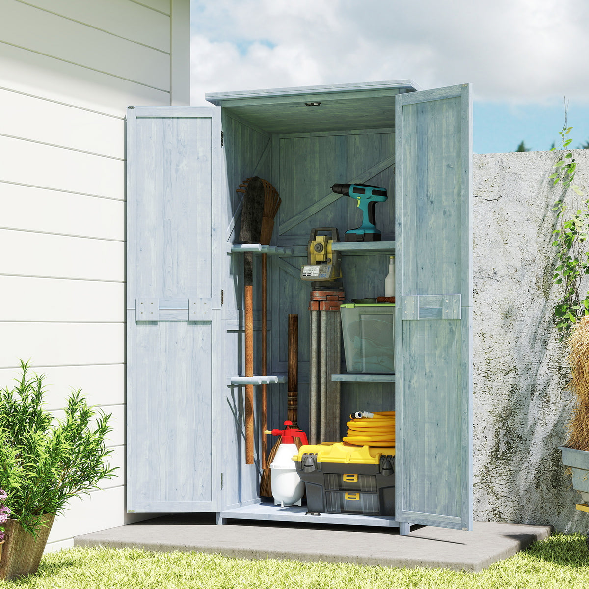 Armoire de jardin, armoire extérieure de rangement en bois avec 2 portes verrouillables, 2 étagères et 10 crochets, gris