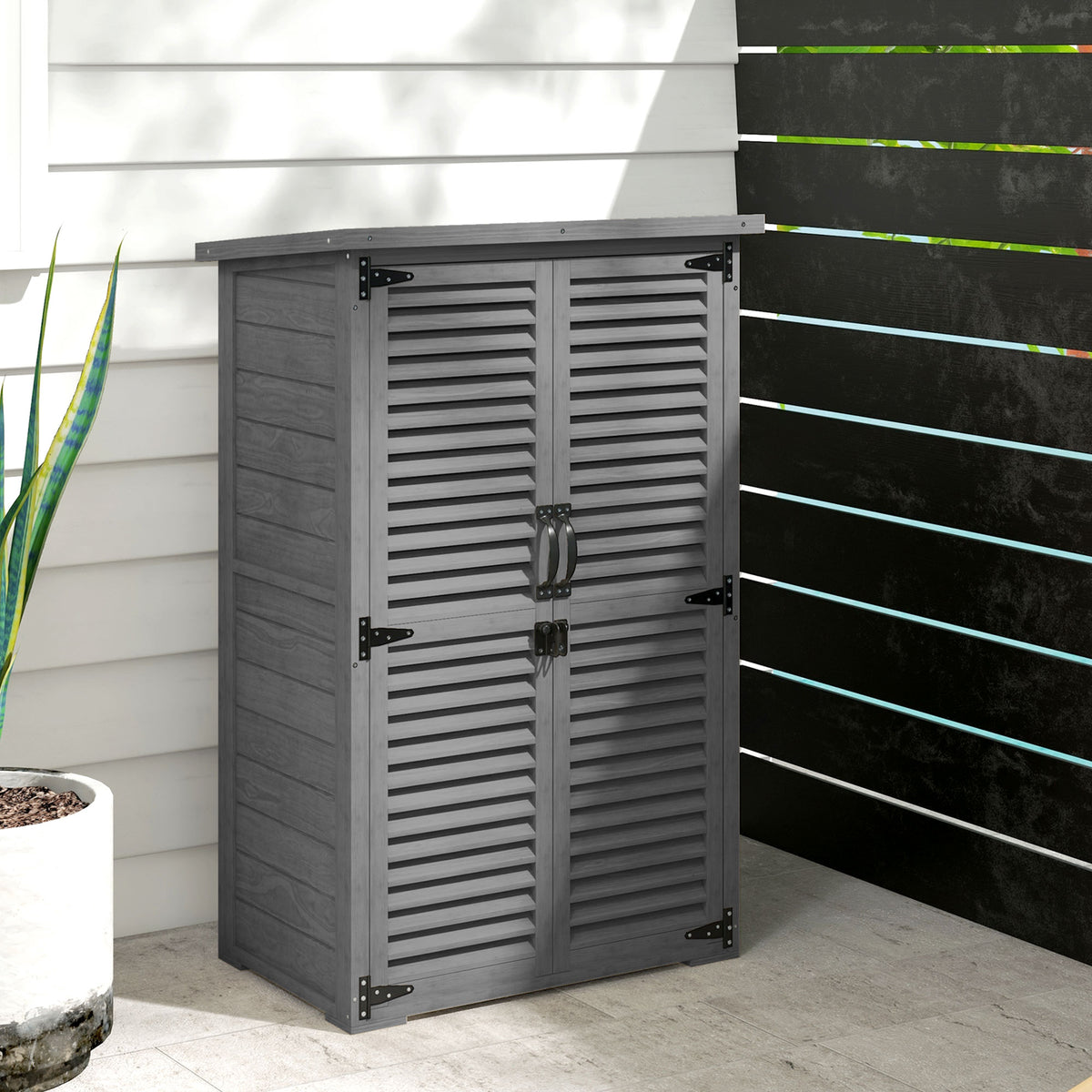 Armadio da giardino capanno per attrezzi in legno, 2 ripiani, tetto bitumato, porte a persiana, chiudibile a chiave, 75 x 50 x 118 cm, grigio