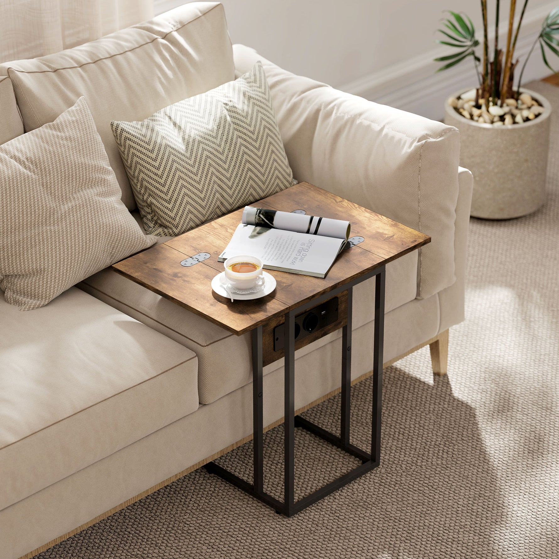 Table d'appoint bout de canapé avec station de charge, plateau pliable, 39 x 29 x 57 cm, brun rustique et noir