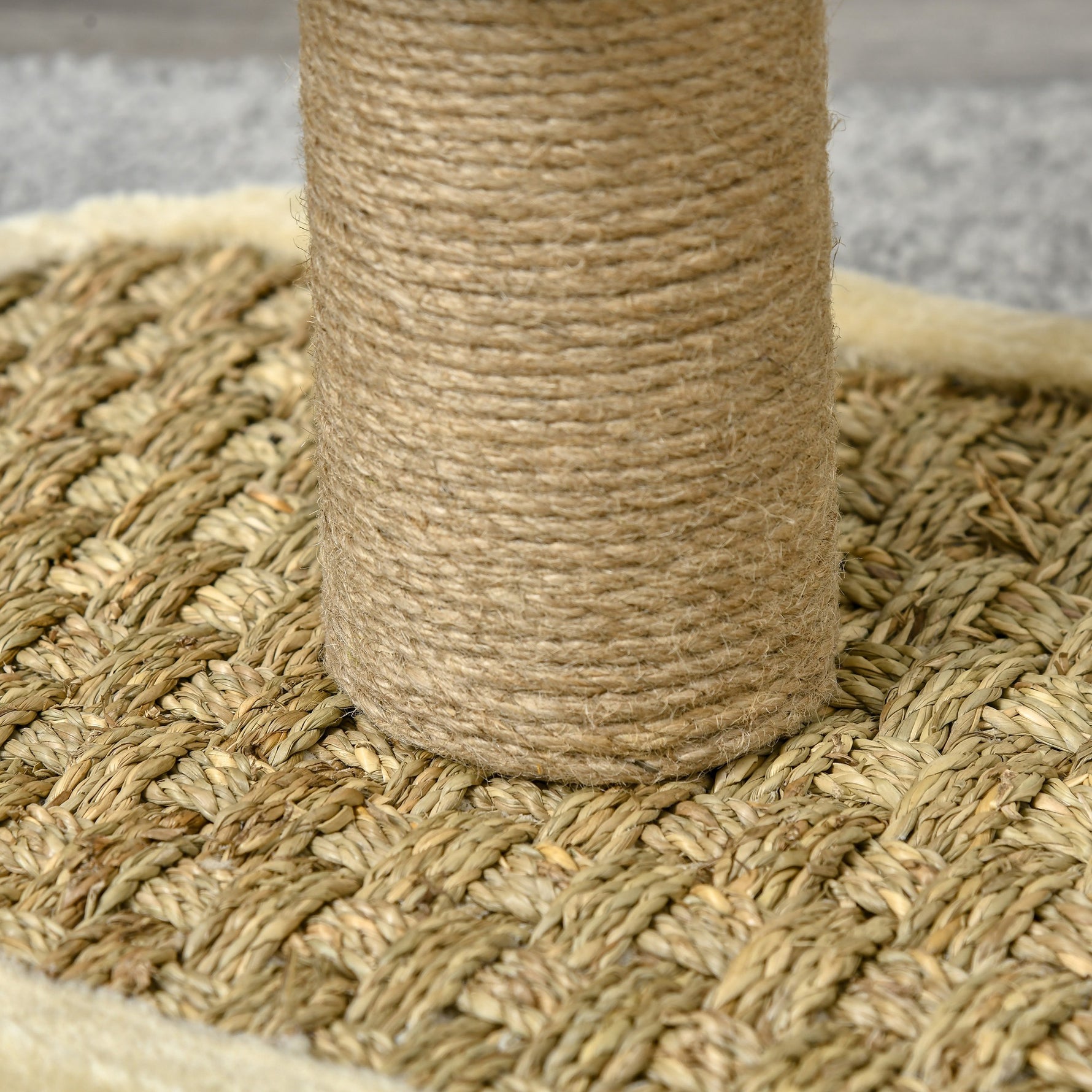 Arbre à chat en cercle avec griffoir en jute et jouet de souris coussin en peluche doux en panneaux de particules 40 x 30 x 56 cm kaki beige café