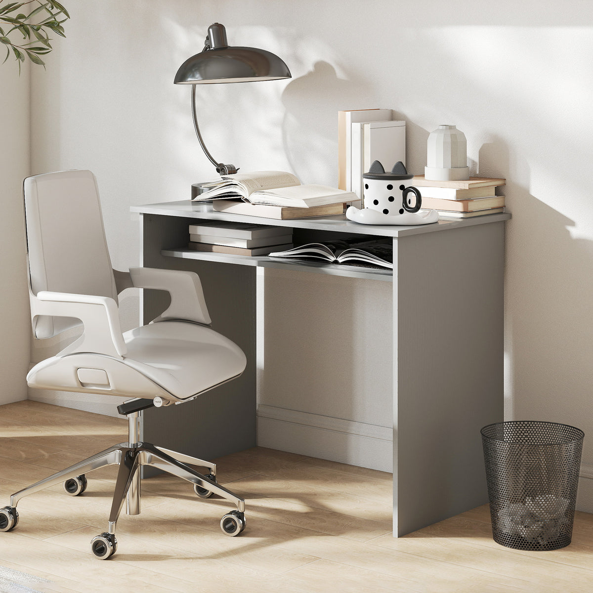 Escritorio informático sobrio, minimalista y compacto con 1 estante, paneles de partículas, dim. 90 ancho x 50 prof. x 74 alto cm, gris