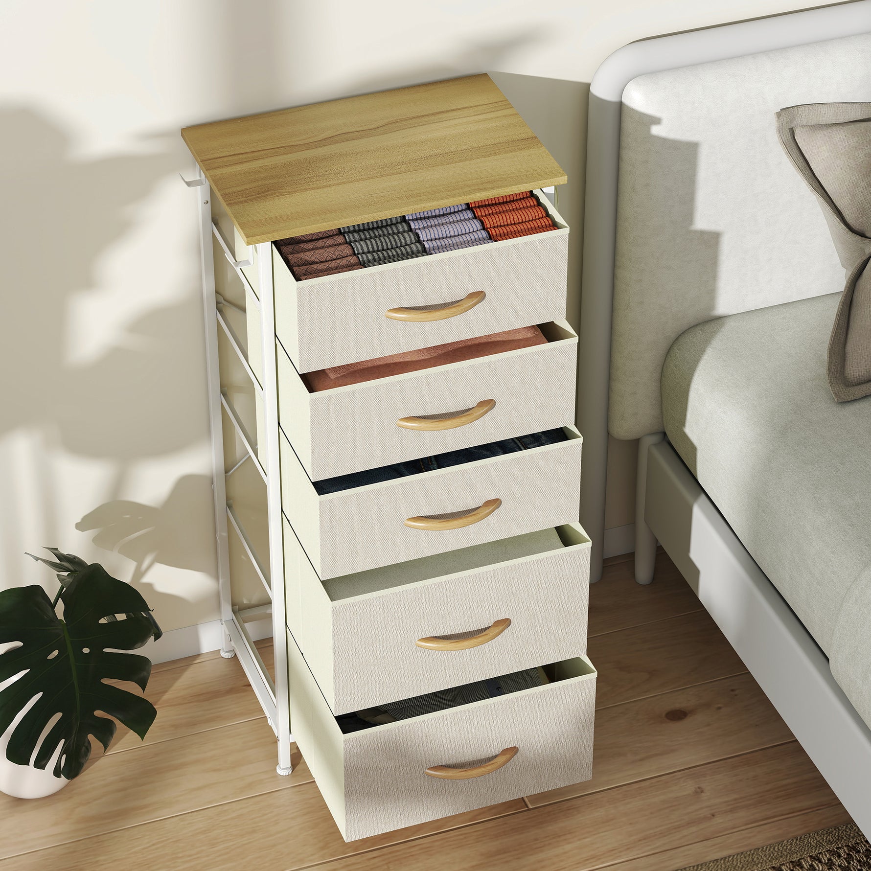 Commode 5 tiroirs en tissu, meuble de rangement avec 4 poches, 2 crochets, structure en acier, 45 x 30 x 94,5 cm, beige