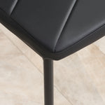 Lot de 4 chaises de salle à manger avec dossier haut, revêtement synthétique et pieds en acier, noir