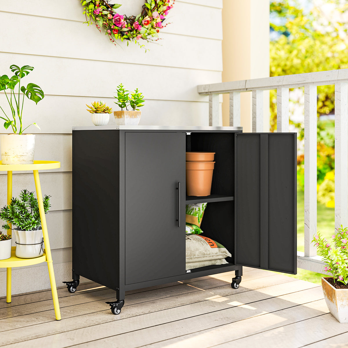 Gartenschrank aus Metall, Outdoor-Aufbewahrungsschrank, Edelstahl-Dach und Rollen, Schwarz