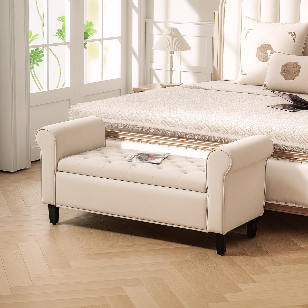 Banc de rangement bout de lit avec accoudoirs, tissu effet velours rembourré et capitonné, 126 x 48,5 x 57 cm, beige