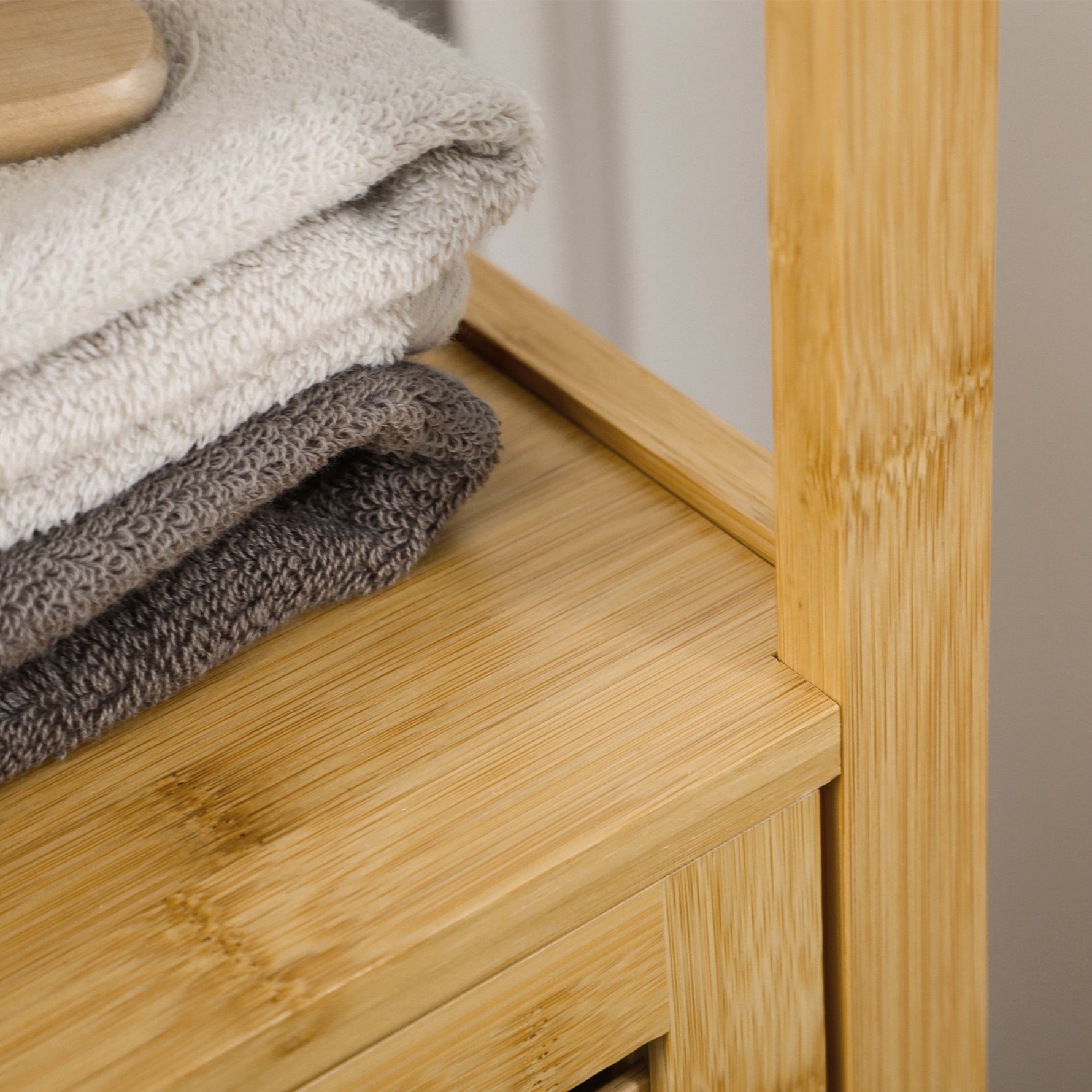 Meuble colonne salle de bain en bambou 2 étagères ouvertes et placard, 32,9 x 29,9 x 120 cm, bois naturel