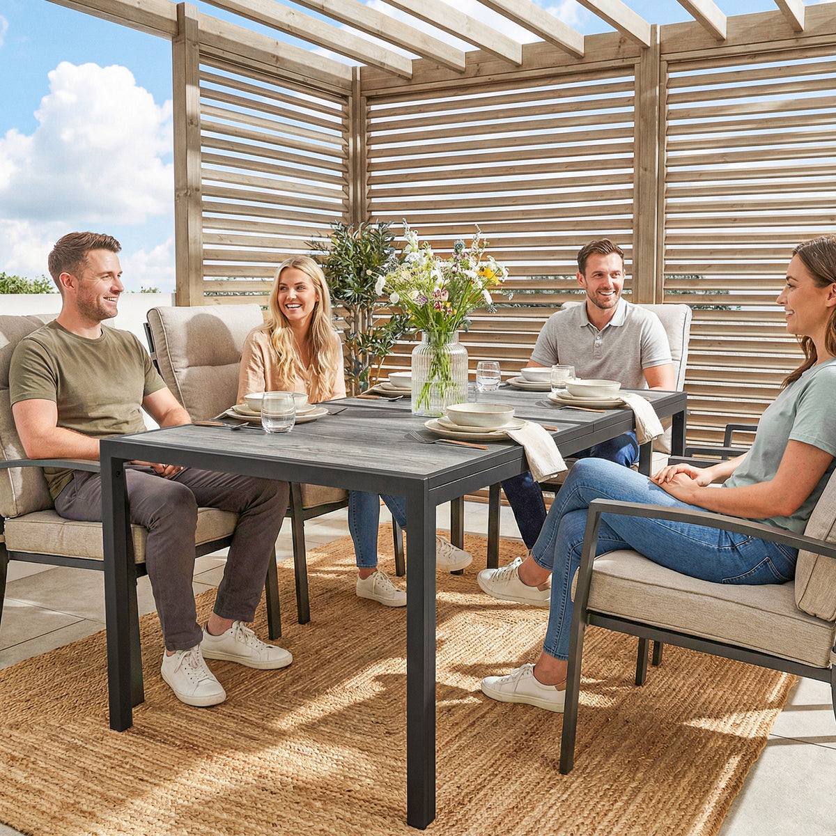 Table de jardin pour 4 à 6 personnes, table à manger extérieure avec plateau à effet bois, 150 x 80 x 74 cm, gris