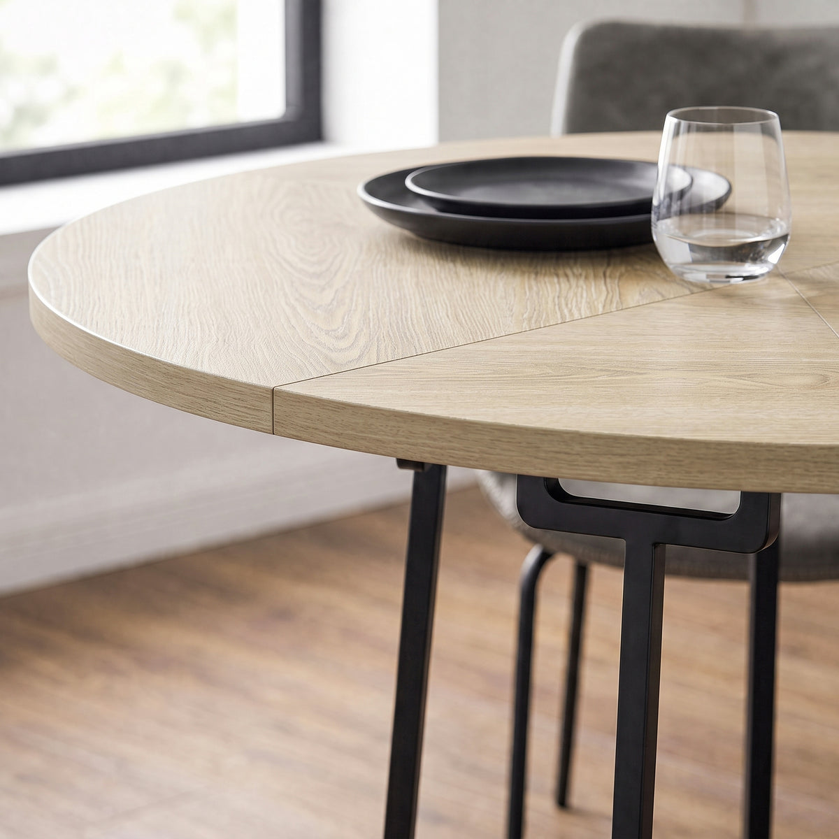 Tavolo da pranzo rotondo per 4-6 persone, Ø 120 x 75 cm, tavolo da cucina con base conica in metallo, legno naturale