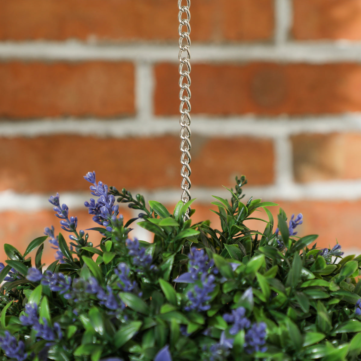 Lote de 2 bolas topiarias artificiales, plantas decorativas falsas resistentes a los rayos UV, Ø 27 cm, violeta y verde