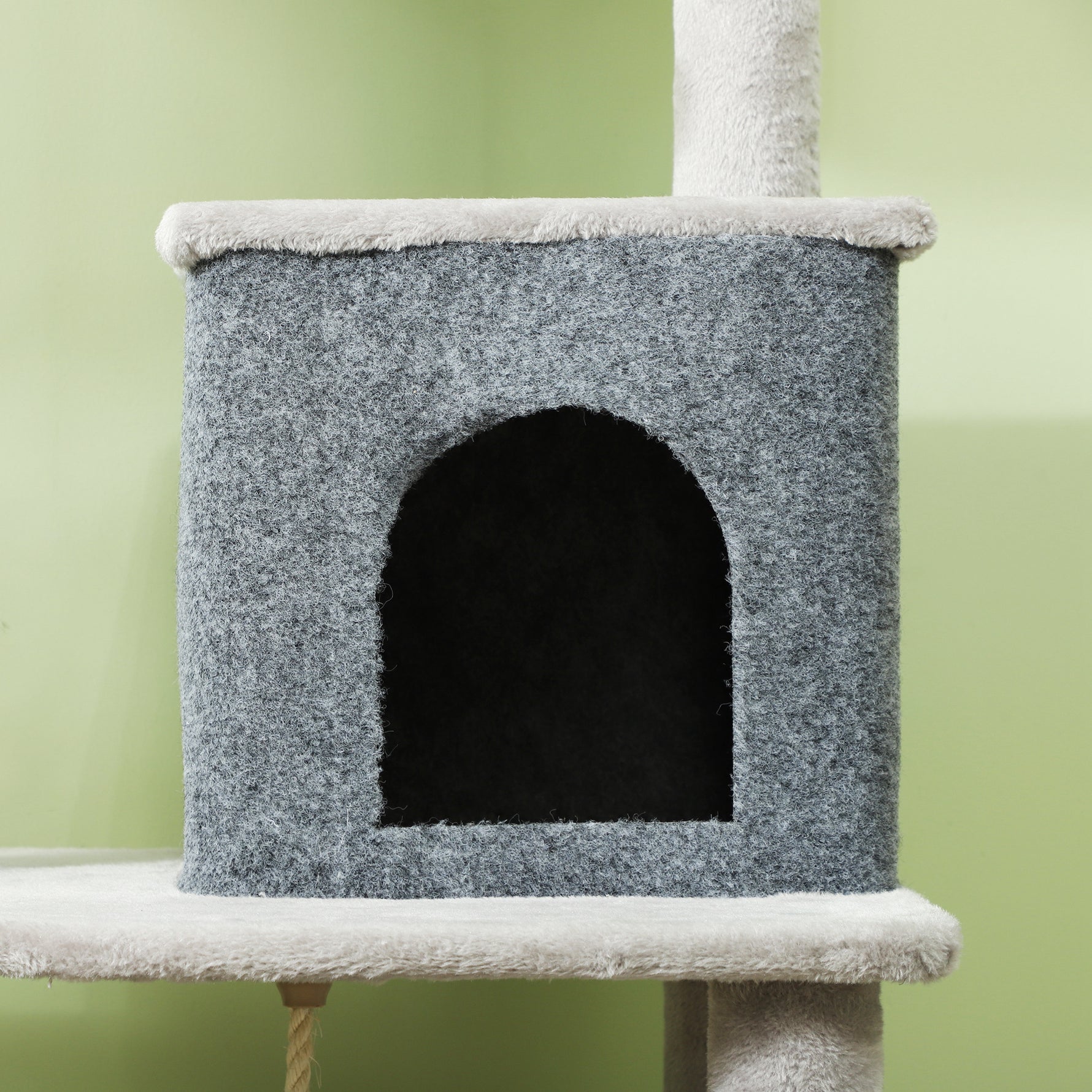 Arbre à Chat Tour de Jeux pour Chats Centre d'Activités avec Poteaux à Griffer en Sisal Niche Hauteur 132 cm Gris