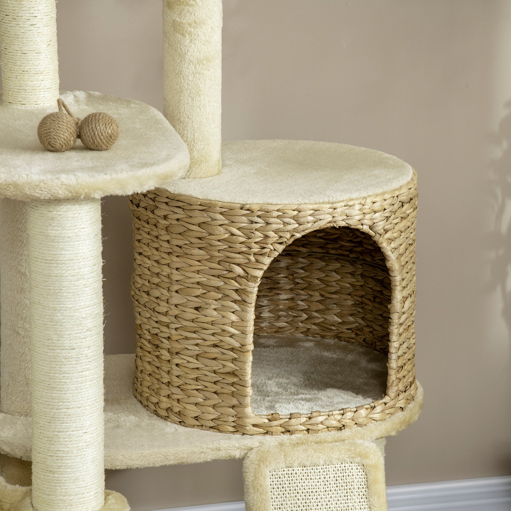 Arbre à chats griffoir sisal naturel 2 niches plateforme hamac peluche jacinthe d'eau - 60 x 60 x 150 cm beige