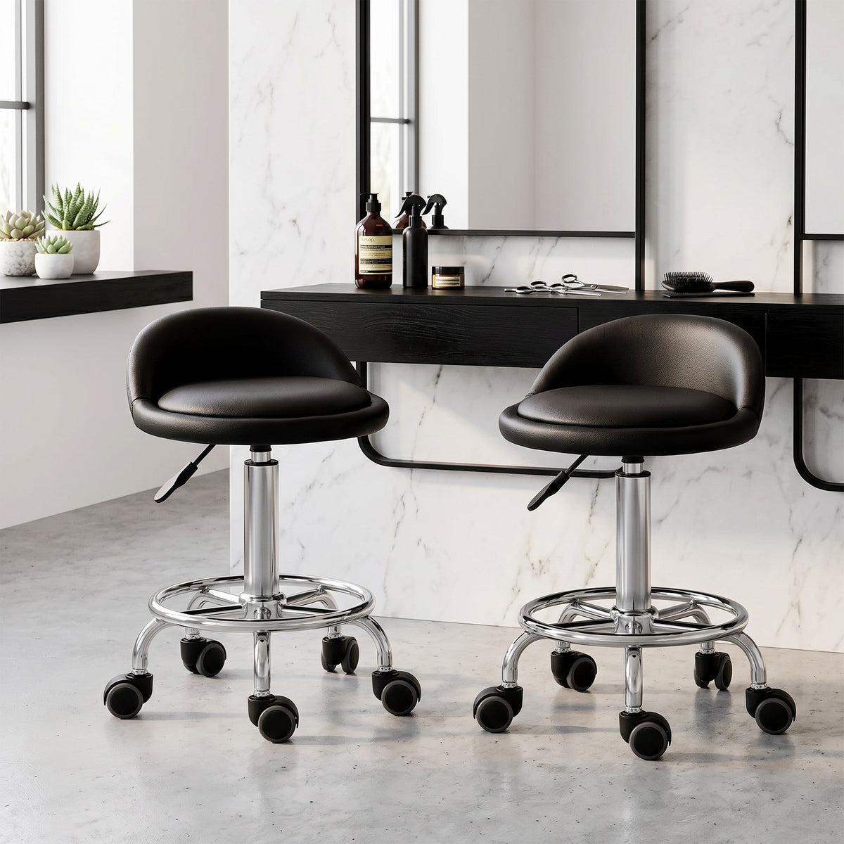 Lot de 2 tabouret à roulette pivotant 360°, assise réglable 47-62H cm, acier chromé revêtement synthétique noir