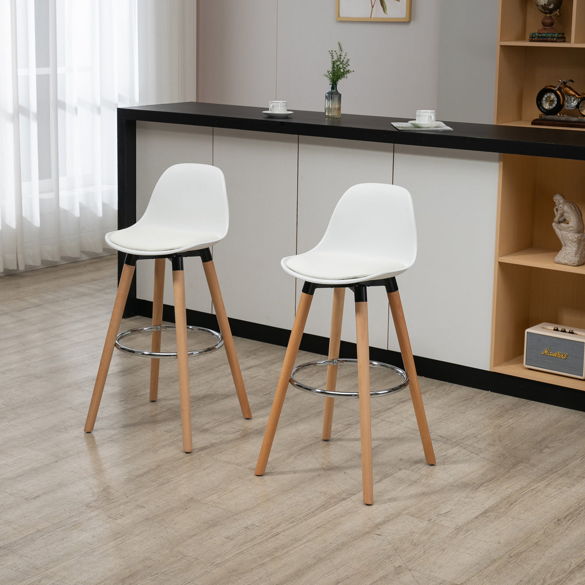 Lot de 2 tabourets de bar, chaises de bar en PU avec dossier et repose-pieds, assise rembourrée 69 cm, pieds en bois, style moderne, tabourets hauts pour cuisine, salle à manger, salon, blanc