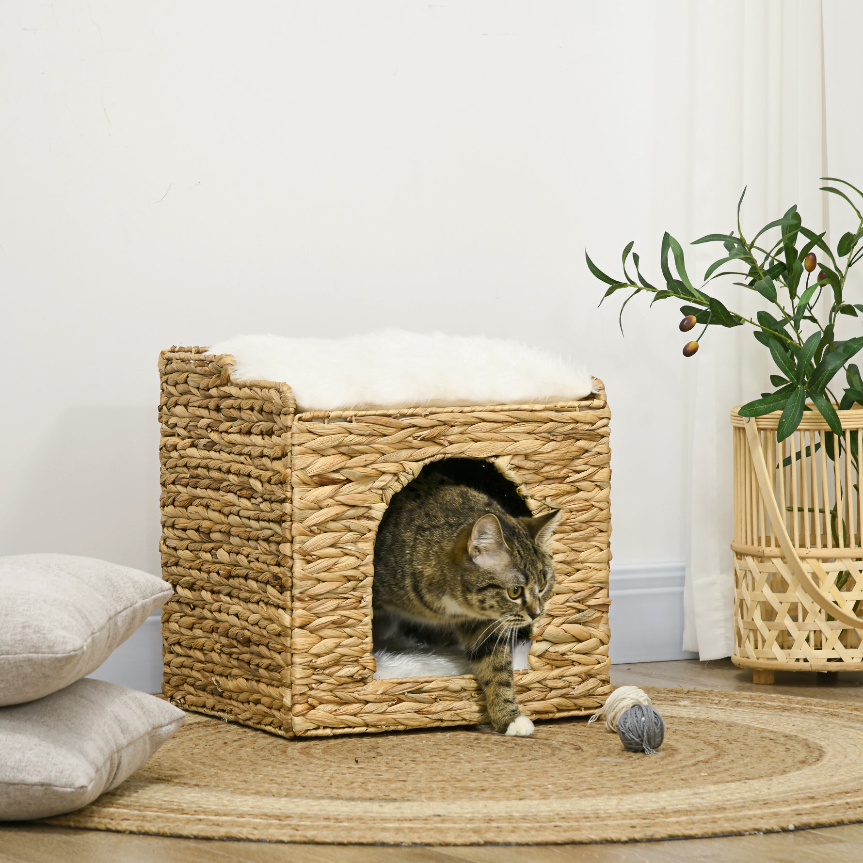 Niche pour chat 2 niveaux avec 2 coussins en jacinthe d'eau - 37,5 x 37,5 x 41,5 cm marron crème