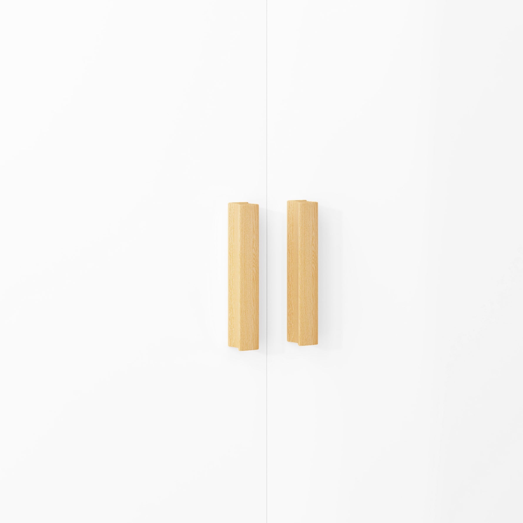 Buffet meuble de rangement avec poignées en bambou étagère ajustable base surélevée 76 x 41,2 x 74 cm blanc bois naturel
