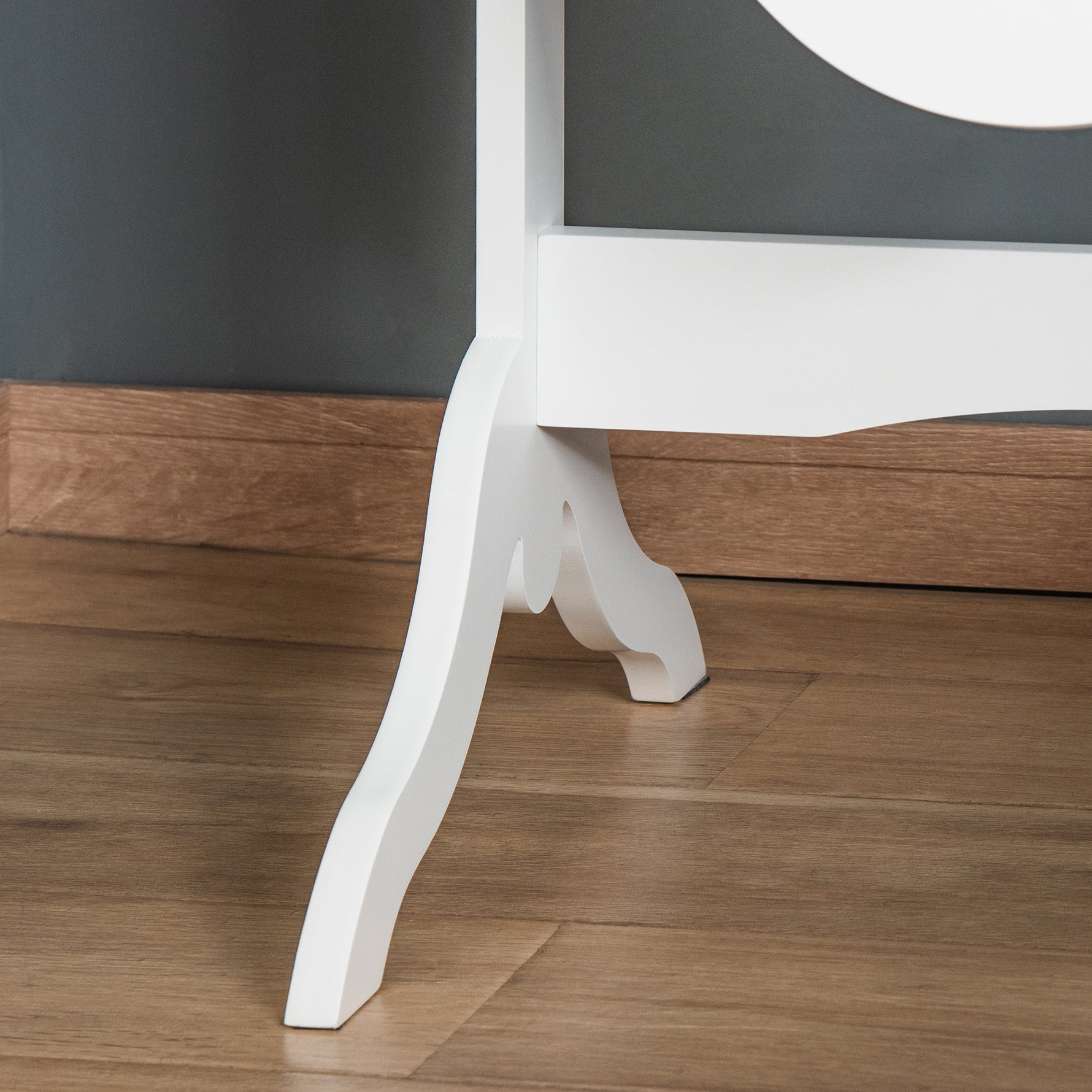 Miroir à Pied Ovale Style Shabby Chic Inclinaison réglable dim. 48L x 46l x 147H cm MDF Blanc