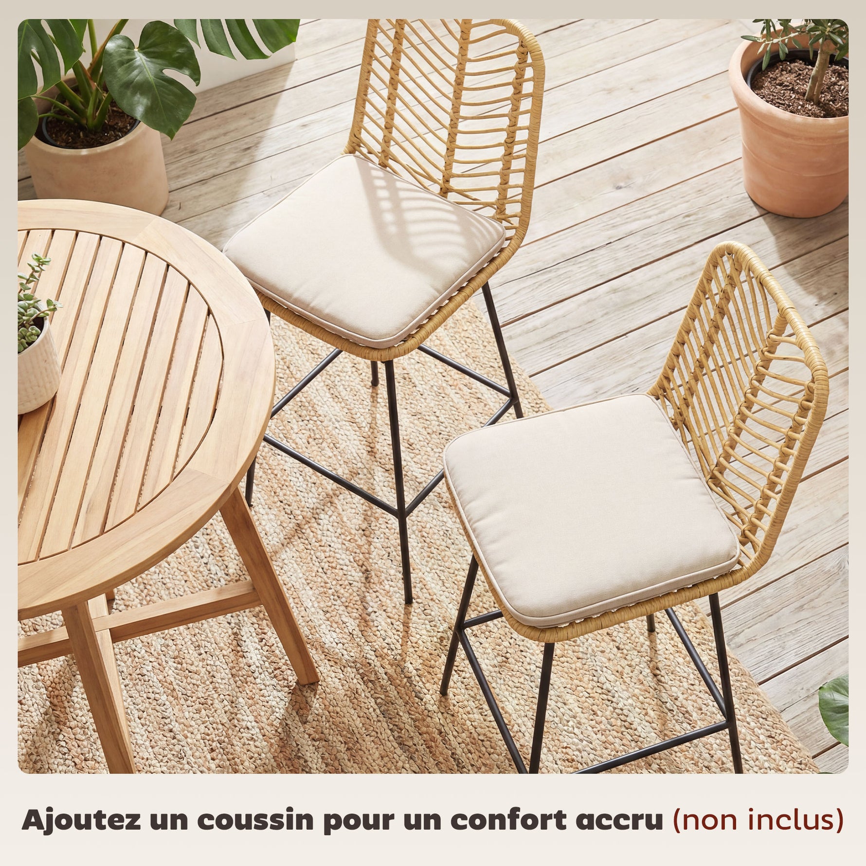 Lot de 2 tabourets de bar design bohème Hauteur 66 cm avec repose-pieds métal et rotin PE - naturel