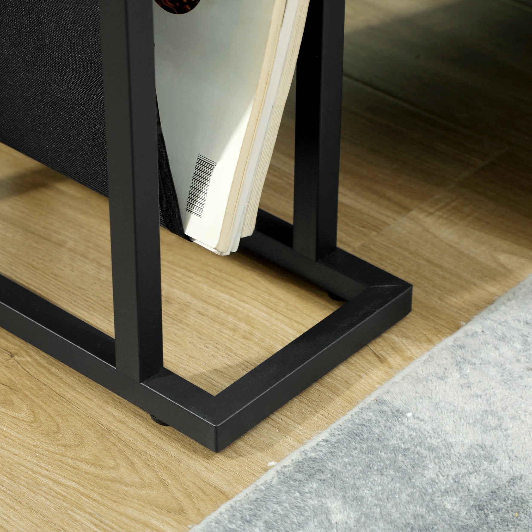 Table d'appoint étroite, bout de canapé en métal avec porte-revues et plateau en verre trempé, 40 x 18 x 55,5 cm, noir