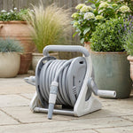 Wand-Schlauchbox 20+2 m x Ø 15 mm, tragbarer Gartenschlauch-Aufroller, Sprühdüse mit 2 Modi, Grau