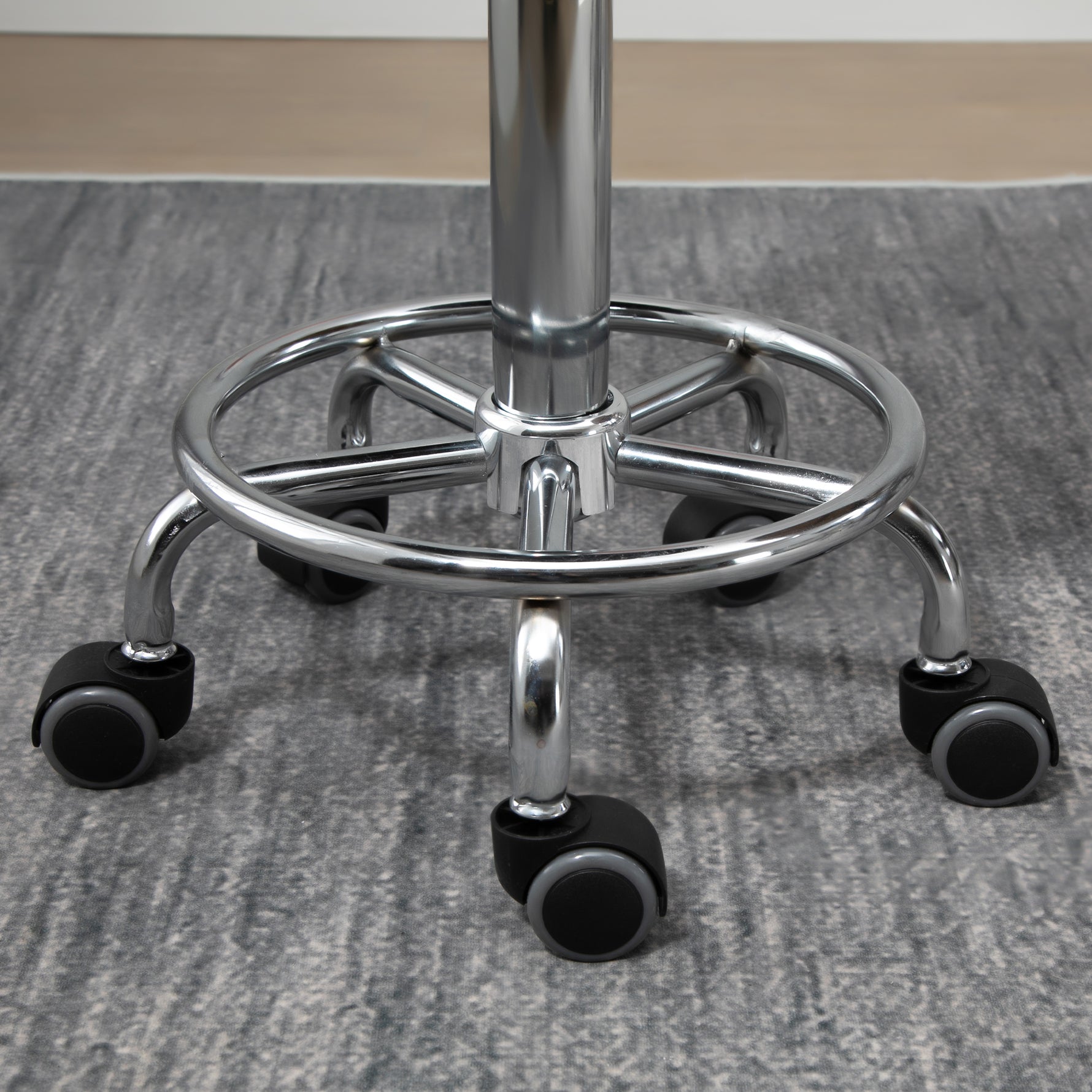 Lot de 2 tabouret à roulette pivotant 360°, assise réglable 47-62H cm, acier chromé revêtement synthétique noir