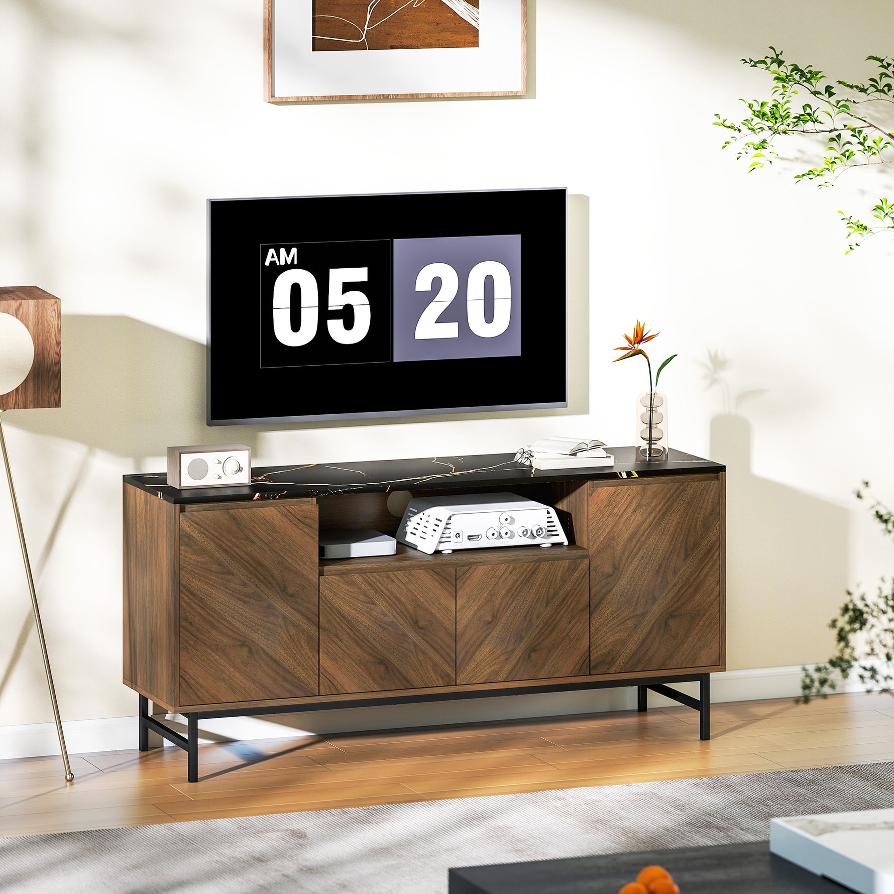 Meuble TV jusqu'à 65 pouces meuble télé bois avec compartiment ouvert et passe-câbles, effet marbre, 140x39x66cm, noyer