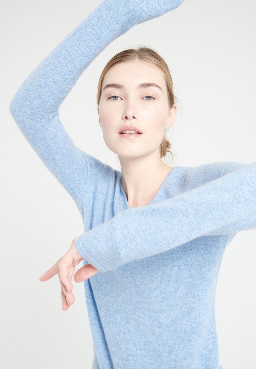 Pull col V femme en cachemire bleu ciel - LILLY 2A