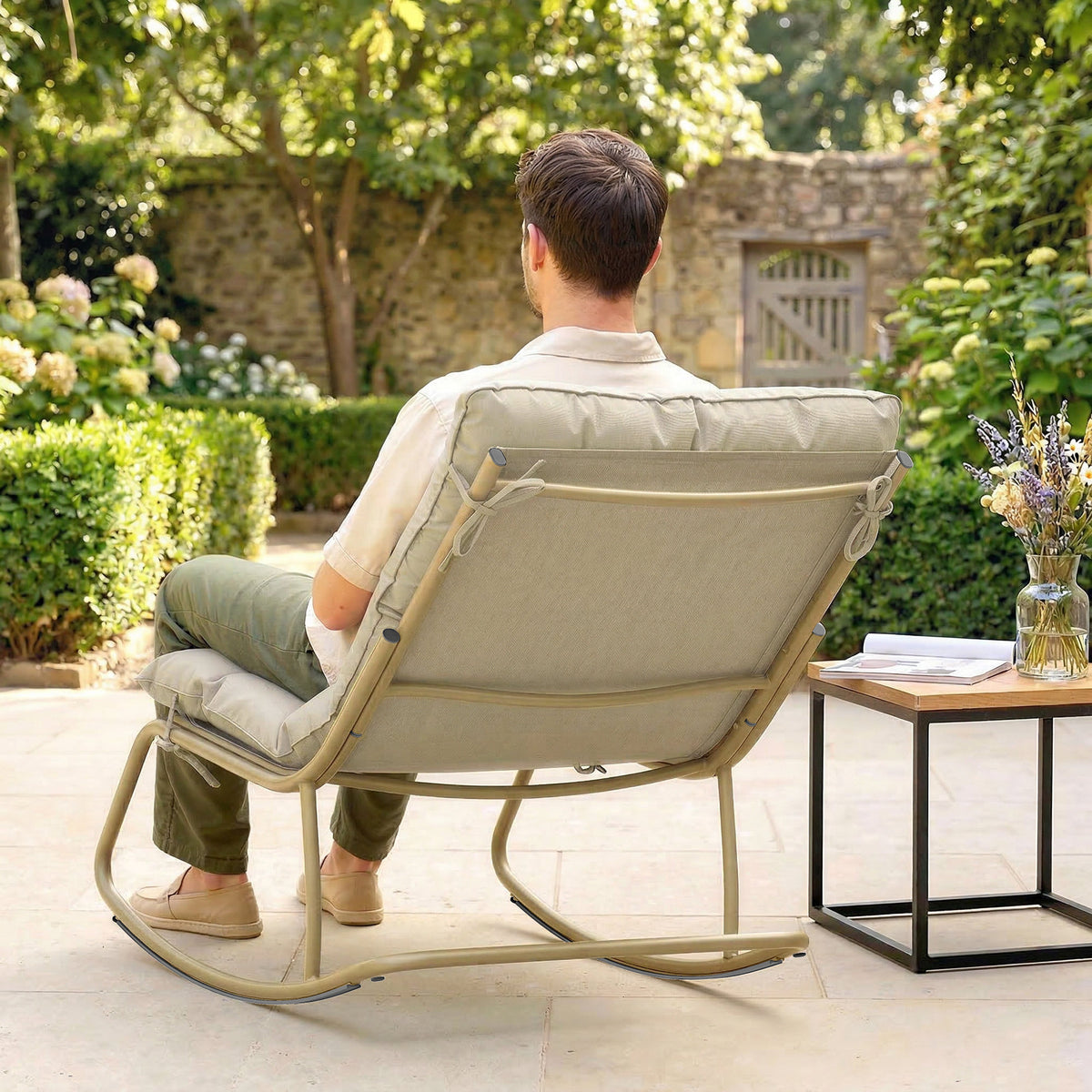 Fauteuil à Bascule Extérieur Coussin Moelleux 125cm Large 64cm en Acier et Textilène Beige et Doré