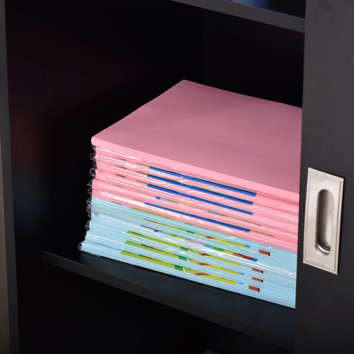 Armoire de Bureau 2 Portes coulissantes verrouillables dim. 80L x 40l x 120H cm 2 étagères Panneaux Particules Noir