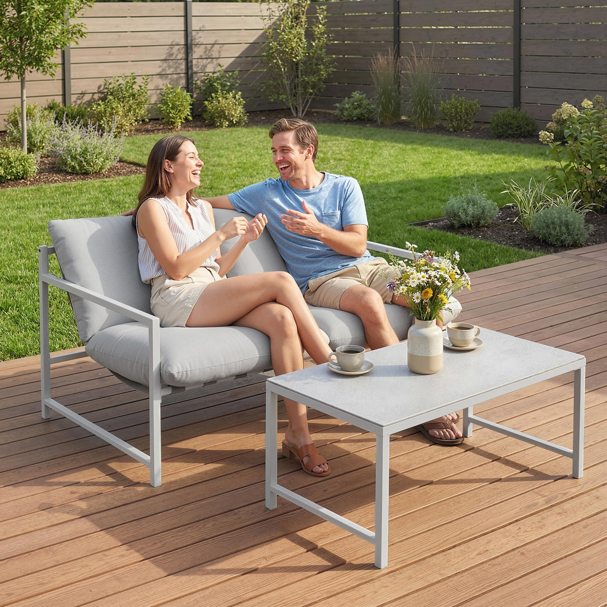 Conjunto de Jardín de Exterior de 2 Piezas, Sofá con Cojines, Mesa de Centro de Vidrio Templado con Efecto Mármol 3D, 125x80x64cm, Gris Claro