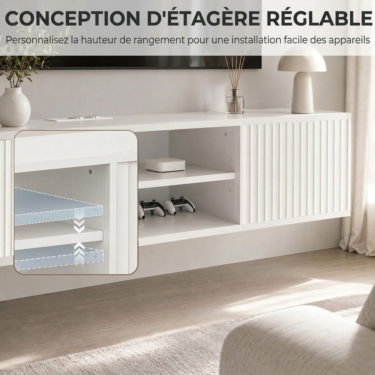 Mobile TV sospeso galleggiante 140cm con illuminazione LED e prese, 2 ante scanalate e ripiano regolabile, bianco