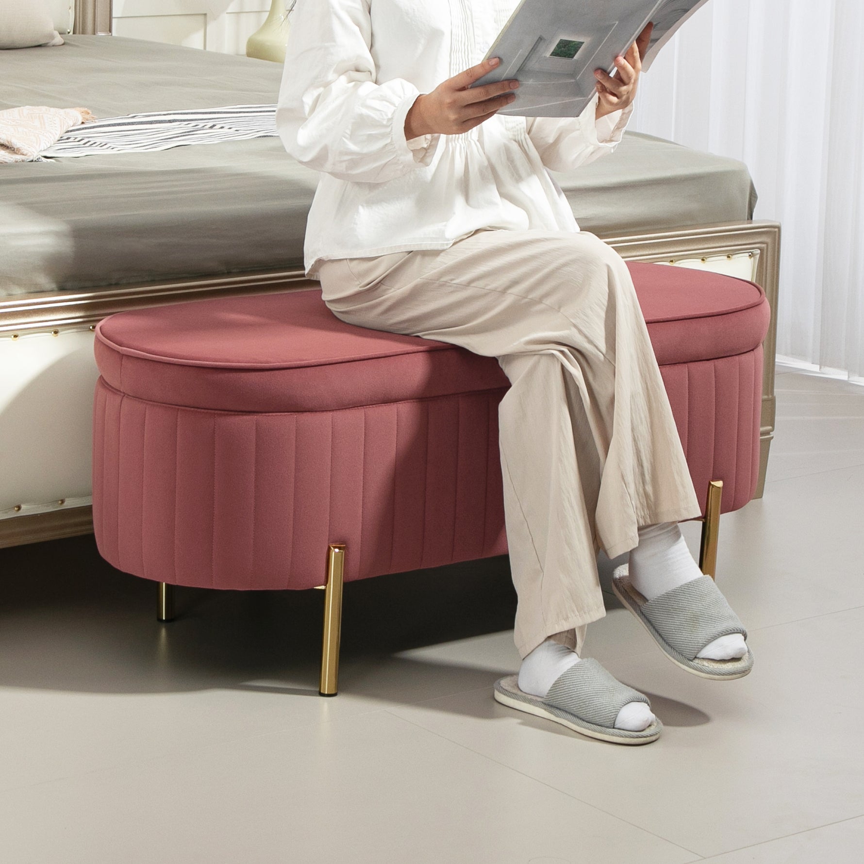 Banc de rangement, bout de lit en velours avec couvercle, pieds en métal, capacité 72 L, 108x44x43,5cm, rose