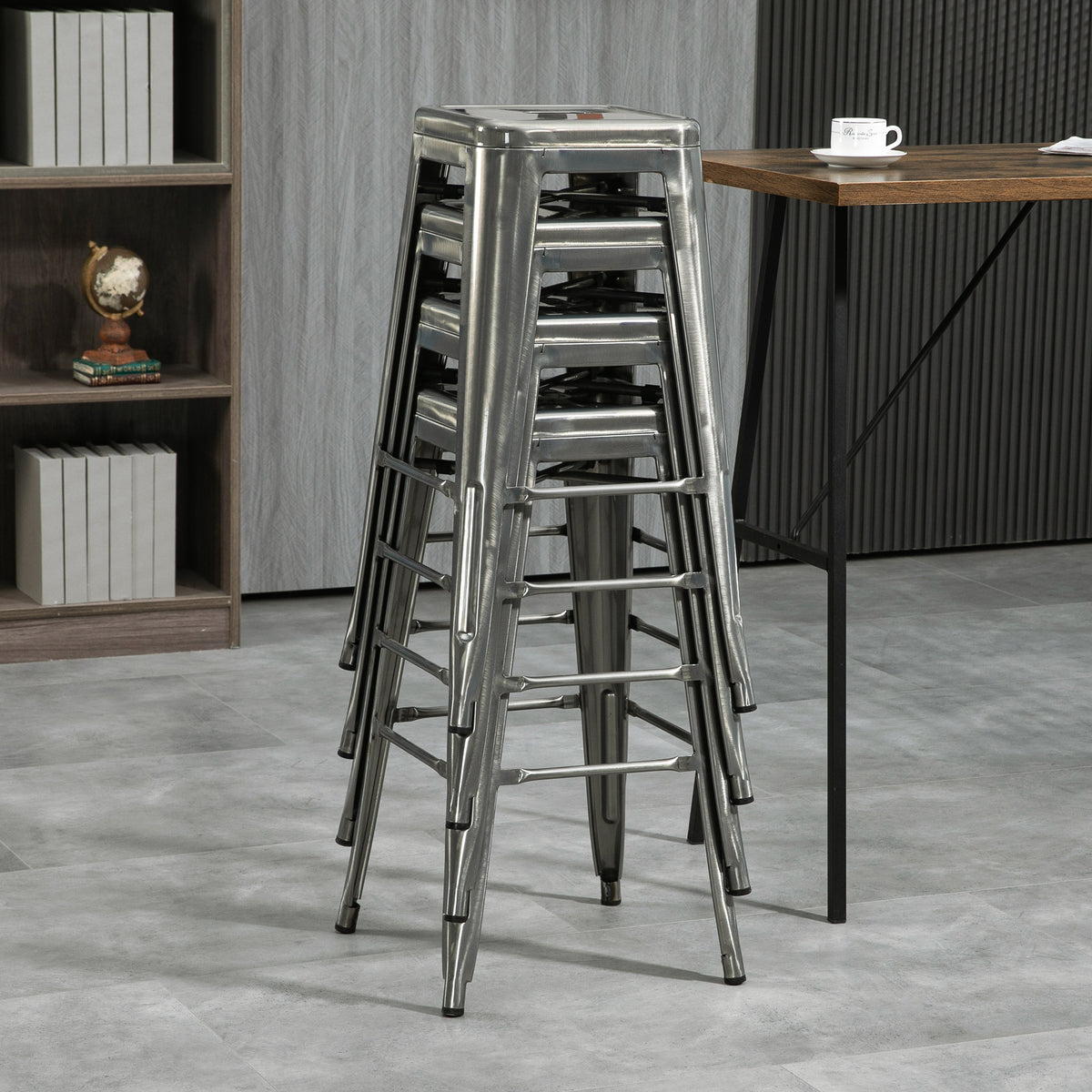 4er-Set stapelbare Industrie-Barhocker Sitzhöhe 76 cm silberfarbenes Metall