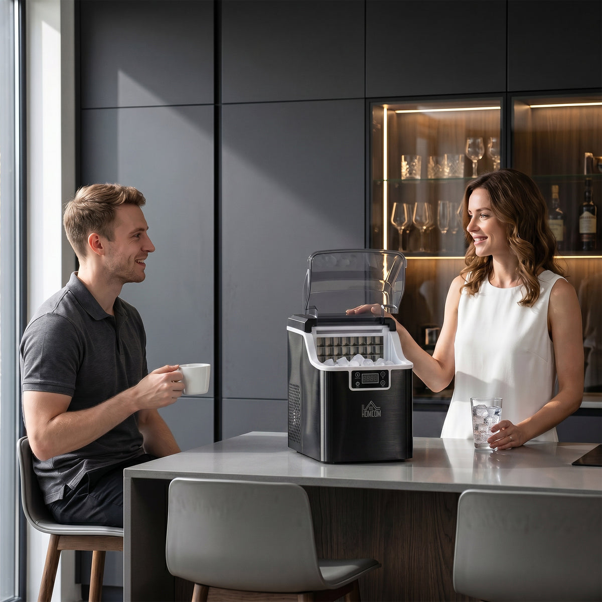 Macchina per il ghiaccio, 20 kg in 24h, 24 cubetti in 14-18 min, ice maker con funzione autopulente, 25,2x36x37,1cm, nero