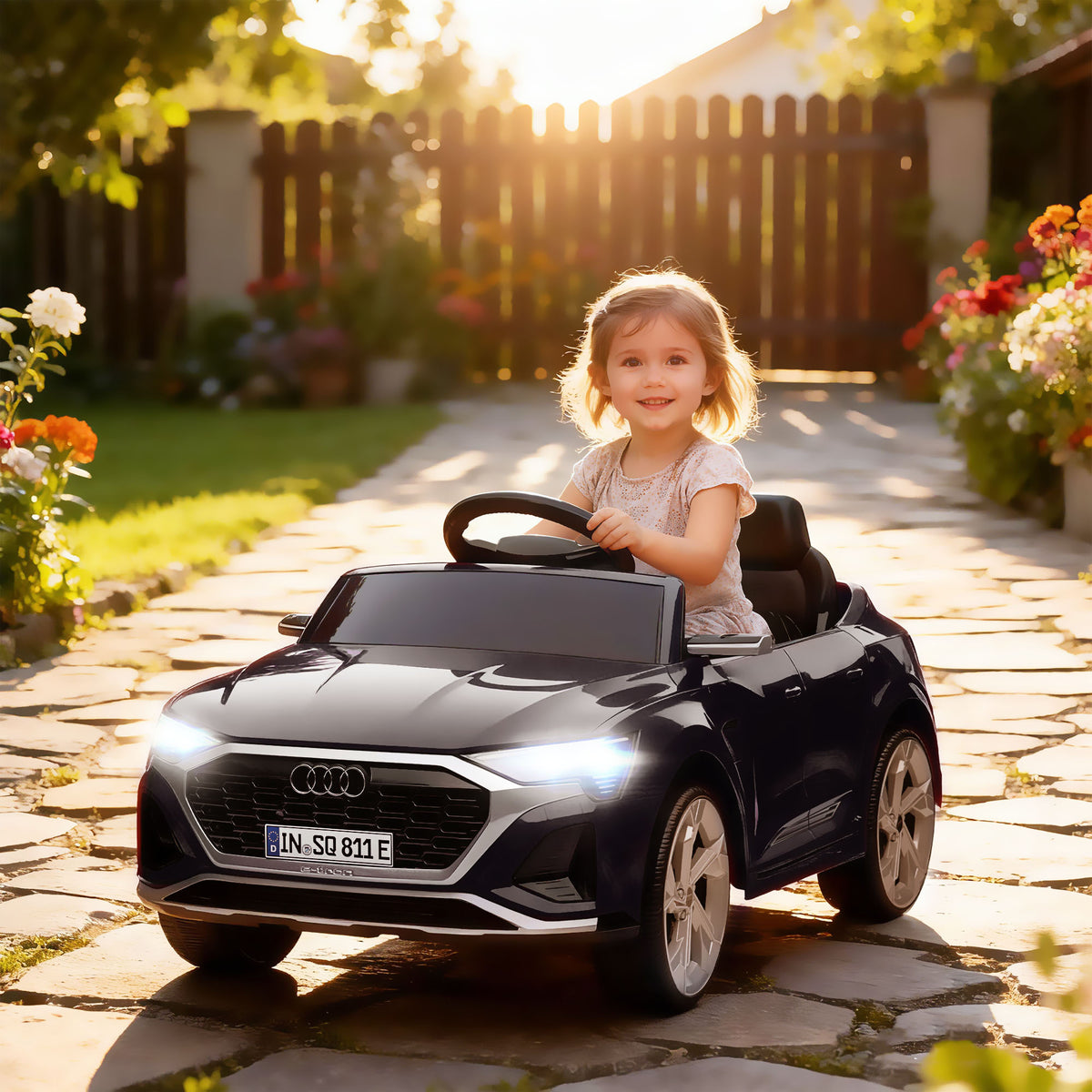 Elektroauto für Kinder Audi Q8 e-tron Sportback 12V mit Lizenz, Fernbedienung, Scheinwerfer, Musik, Hupe, 3-4 Jahre, Schwarz