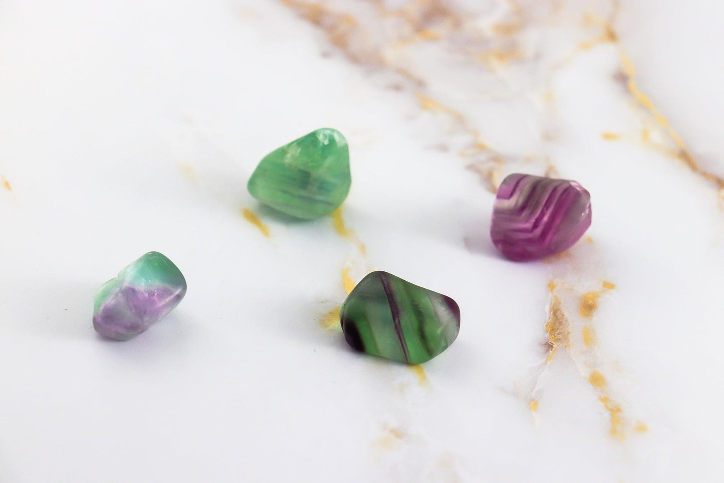 Pierre roulée en Fluorite multicolore-3