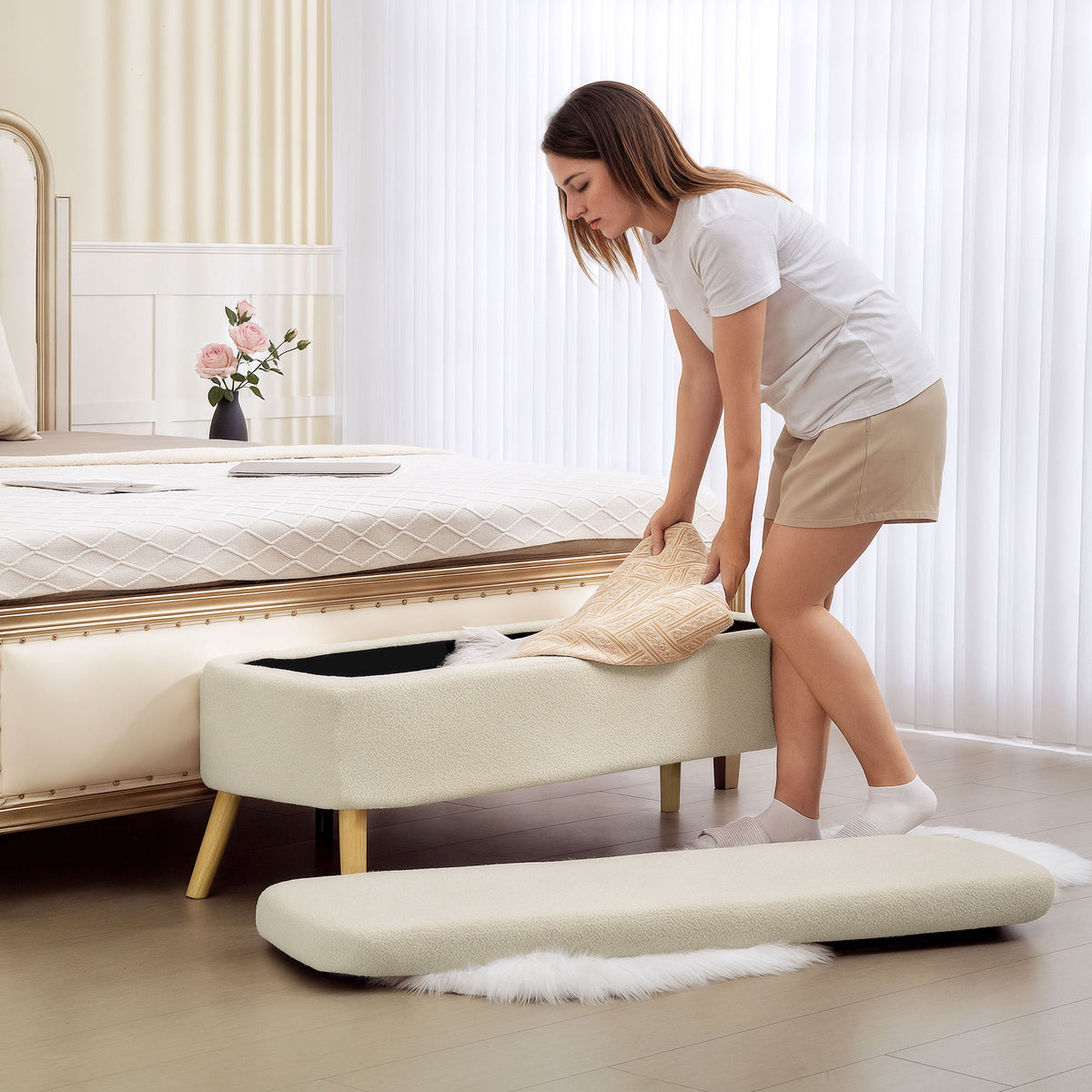 Banc de rangement, bout de lit avec couvercle, pieds en bois, capacité 65 L, jusqu'à 220 kg, 120x42x45cm, beige