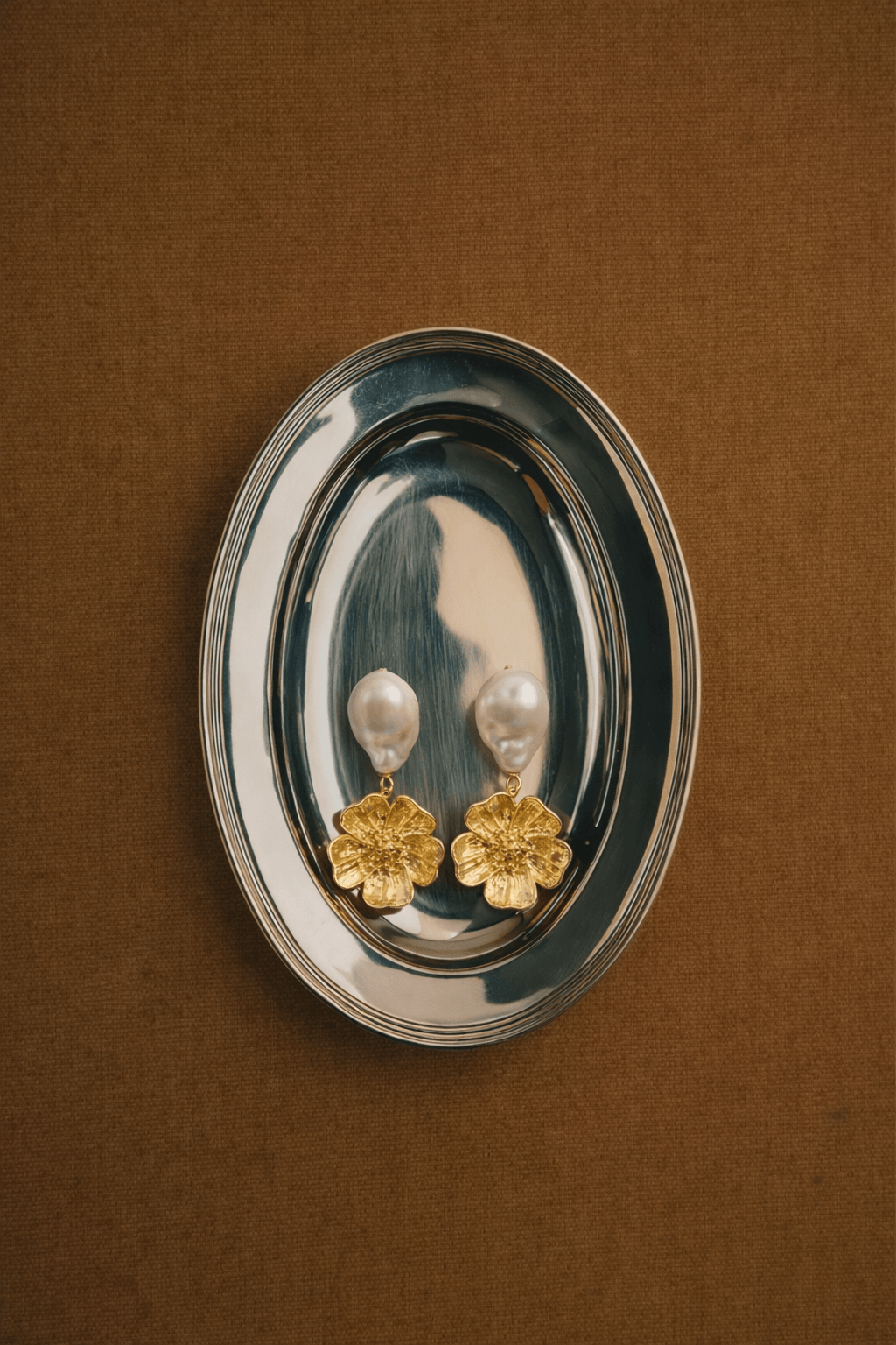 Boucles d'oreilles Aya fleur - Plaqué or & perle de culture baroque