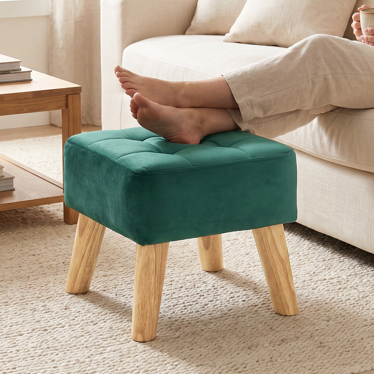 Fußhocker für das Wohnzimmer, Hocker, gepolzter Stoffsitz mit Holzbeinen, 27 x 27 x 26 cm, Dunkelgrün