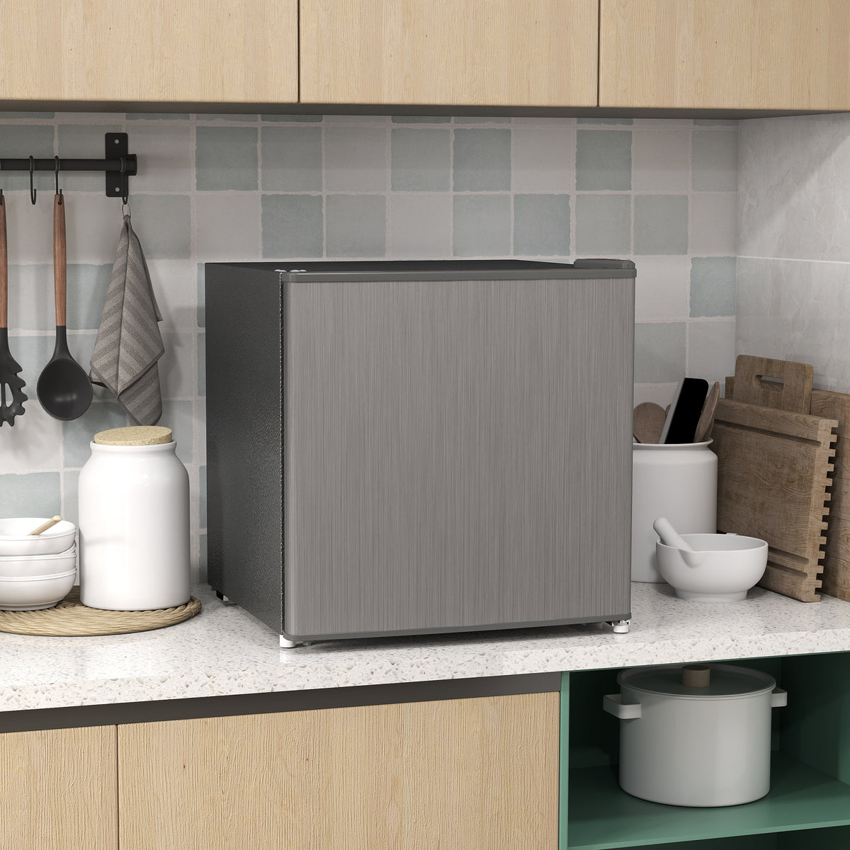 Mini-Gefrierschrank, einstellbare Temperatur von -14 bis -24 °C, kompakt 35 l, wechselbarer Türanschlag, Klasse E, 47 x 44,2 x 48,8 cm, Grau