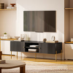 TV-meubel voor tv's tot 65", geribbelde deuren, open vakken, stalen poten, 140 x 38 x 45,9 cm, zwart