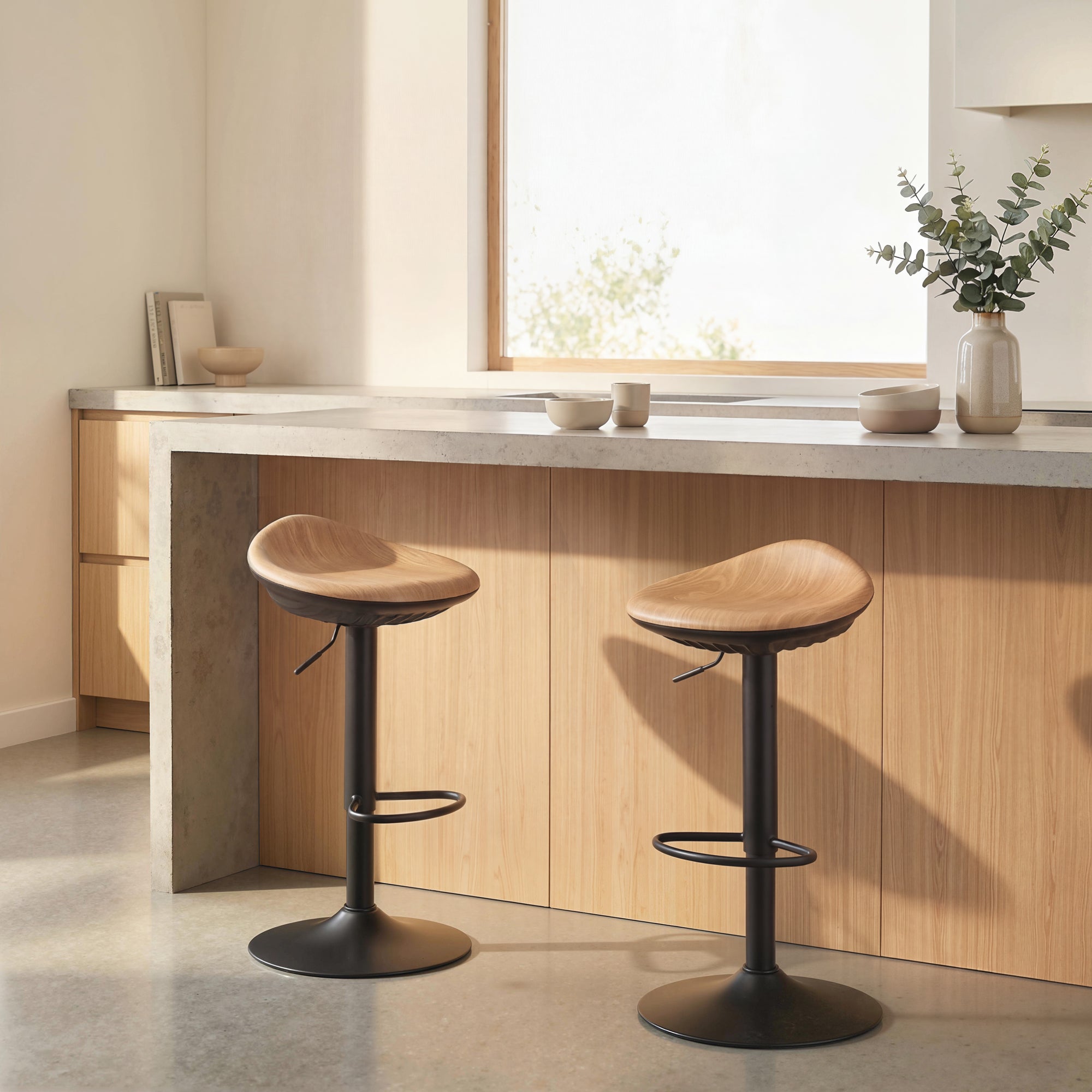 2er-Set Barhocker, höhenverstellbare Barstühle mit Fußstütze, 360° drehbar, Stahlfuß, Eiche