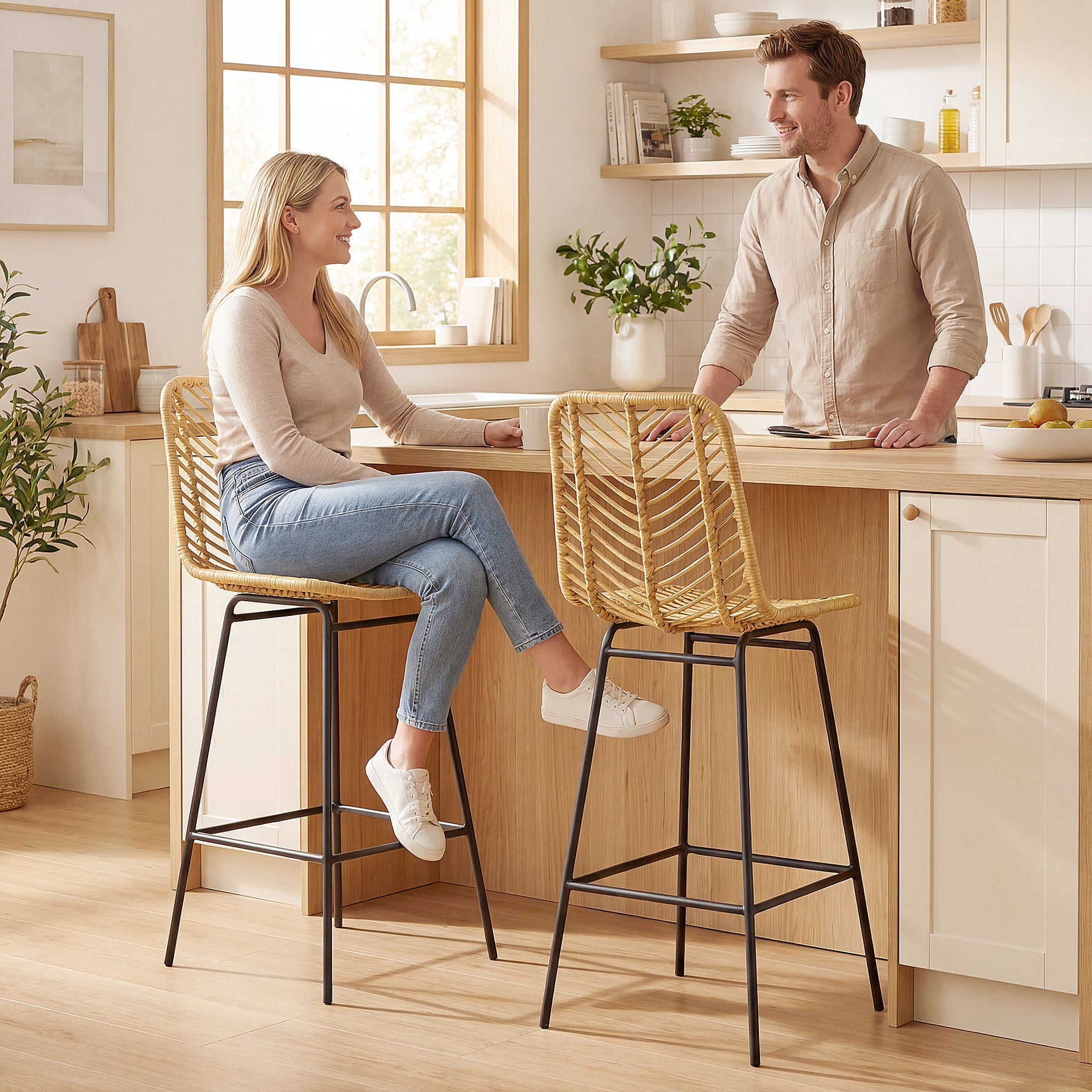 Lot de 2 tabourets de bar design bohème Hauteur 66 cm avec repose-pieds métal et rotin PE - naturel