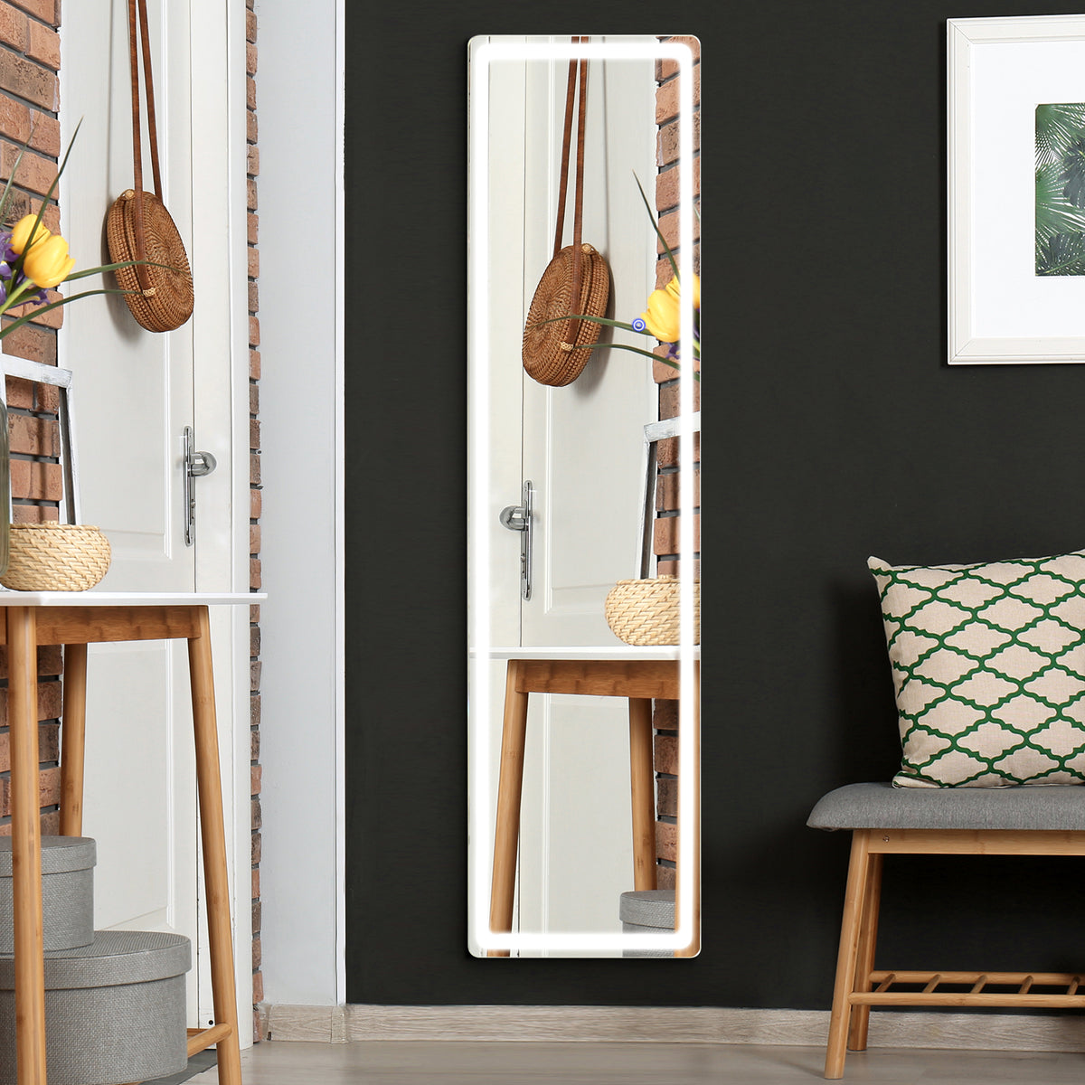 Stand- oder Wandspiegel mit einstellbarer Lichtintensität und -farbe sowie Fernbedienung, 40 x 37 x 157,5 cm (H), silberfarben