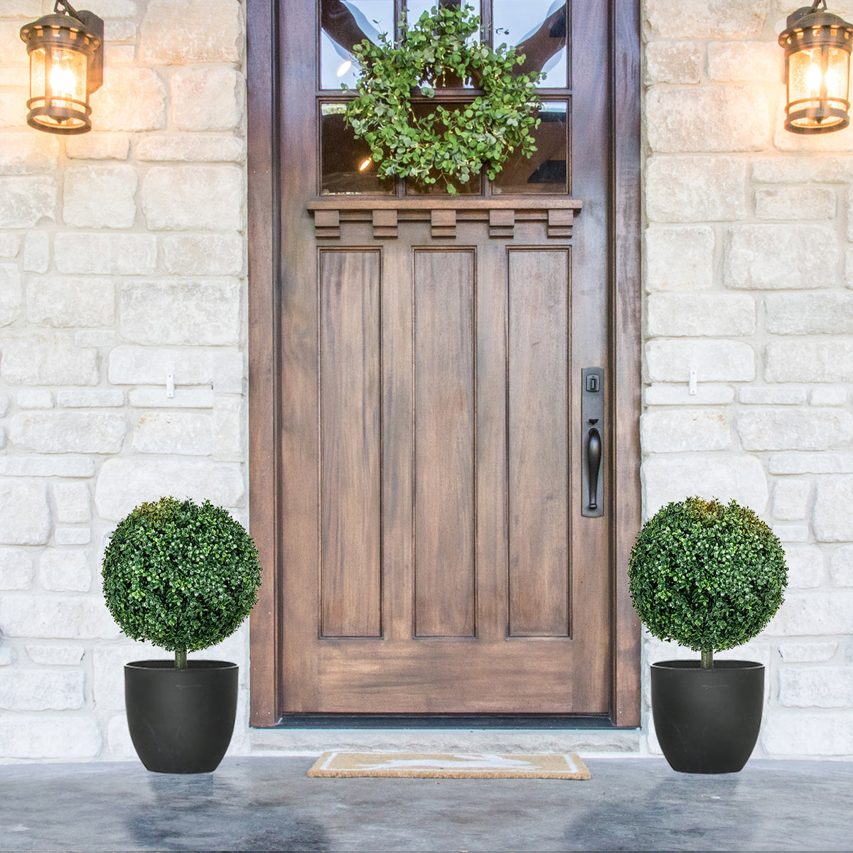 Lot de 2 Plantes Artificielles 70 cm, Boules de Buis, 440 Feuilles, Piquets, Résistant aux UV, Facile à Nettoyer, Vert