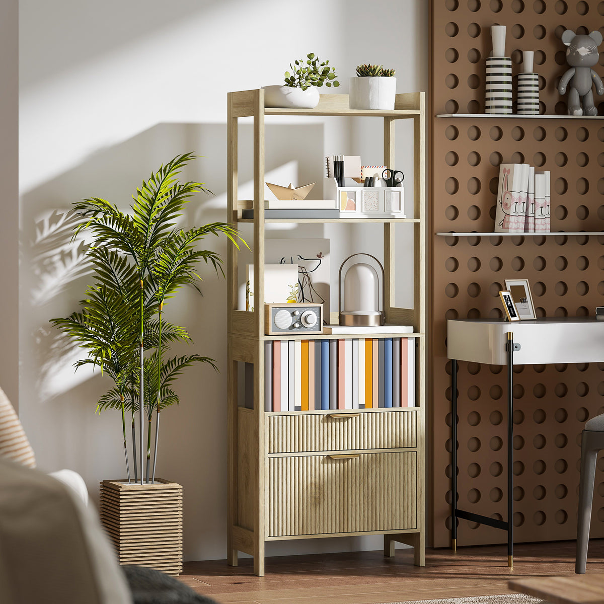 Libreria alta, mobile contenitore con 4 ripiani a giorno e 2 cassetti scanalati, 60 x 30 x 160 cm, legno naturale
