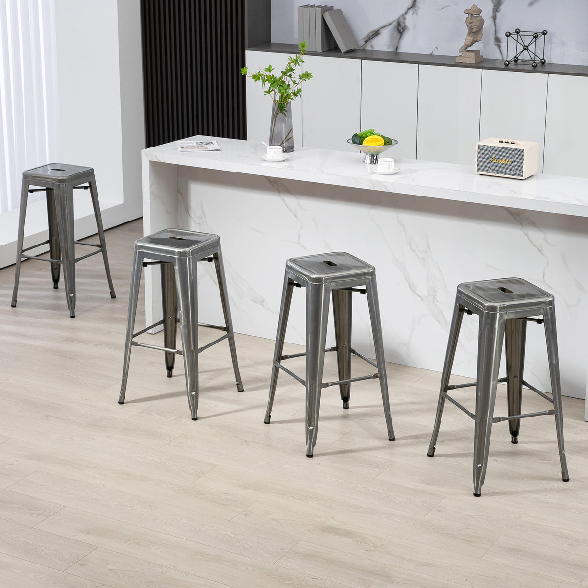 4er-Set stapelbare Industrie-Barhocker Sitzhöhe 76 cm silberfarbenes Metall