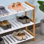 Étagère à chaussures à 3 niveaux, porte-chaussures en bois de pin avec 3 étagères à lattes, pour salon, entrée, 70 x 26 x 57,5 cm, blanc et effet bois naturel