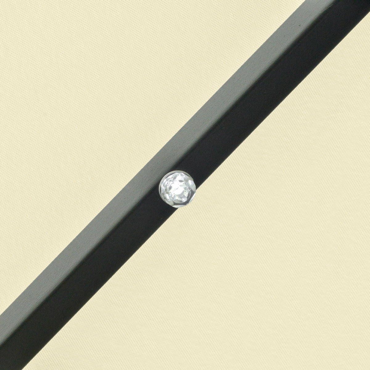 Ombrellone da giardino rotondo Ø 265 cm, luci LED solari, manovella inclinabile, palo in acciaio, 8 stecche, beige